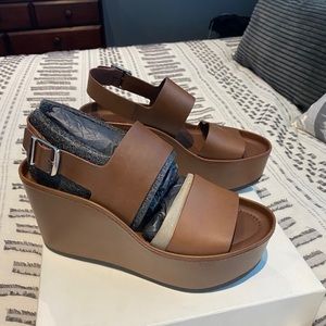 Vince “Idalia” sandal. Brown in color size 8.5